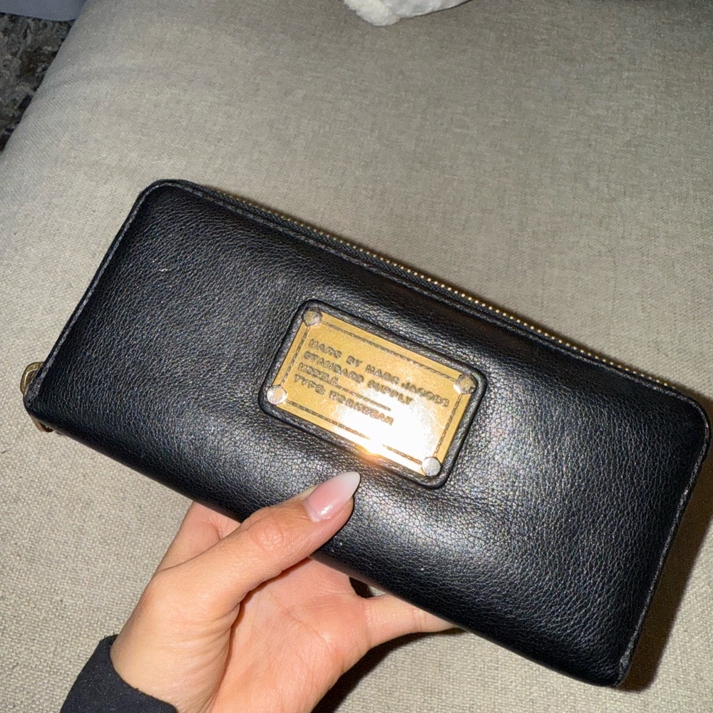 Marc Jacobs black wallet